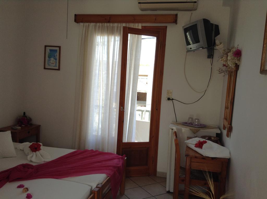 Arian Hotel Parikia  Exterior photo